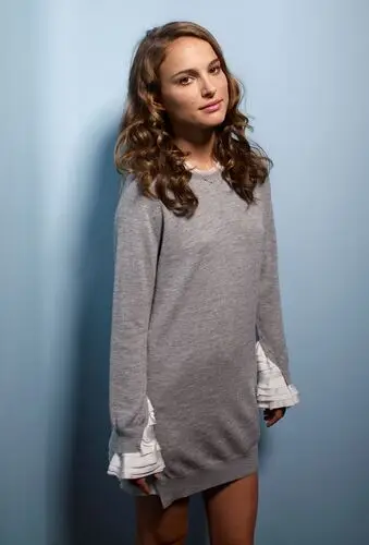 Natalie Portman Men's Colored  Long Sleeve T-Shirt - idPoster.com