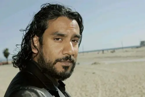 Naveen Andrews Computer MousePad picture 483783