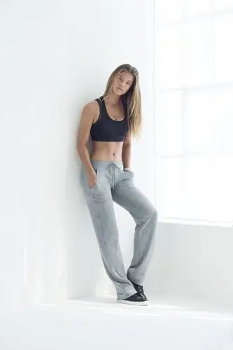 Nina Agdal Jigsaw Puzzle picture 690116