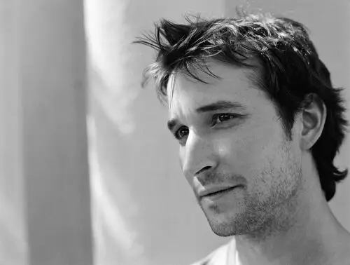 Noah Wyle Wall Poster picture 495143