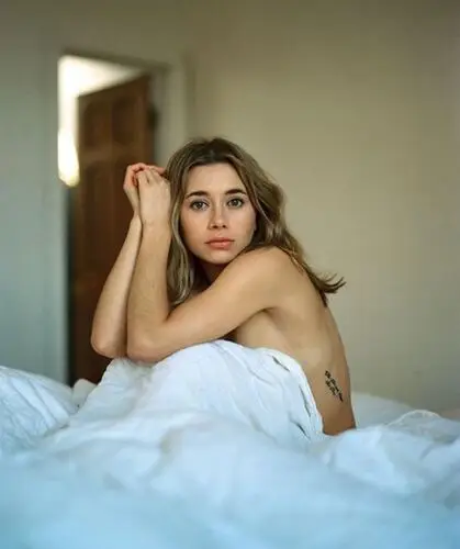 Olesya Rulin Wall Poster picture 829894