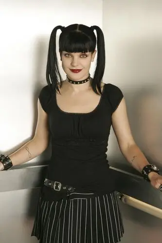 Pauley Perrette Computer MousePad picture 78977