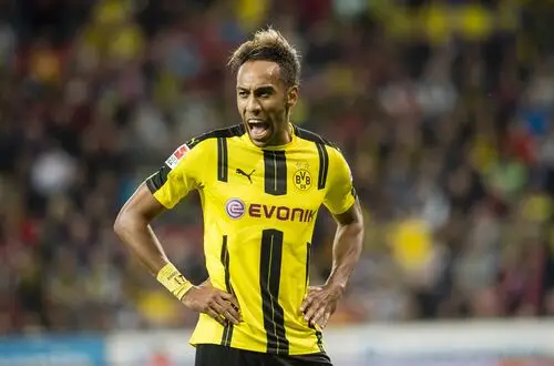 Pierre-Emerick Aubameyang Wall Poster picture 670412