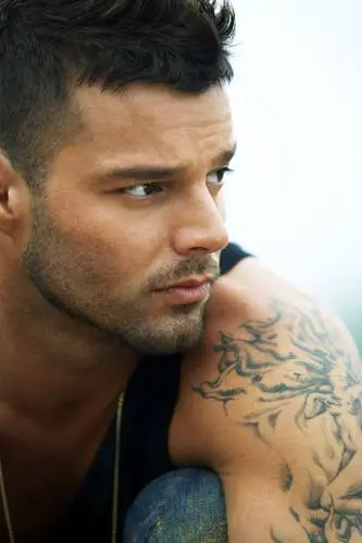 Ricky Martin Women's Colored  Long Sleeve T-Shirt - idPoster.com