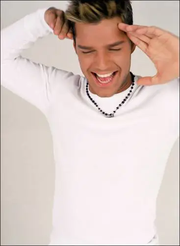 Ricky Martin White T-Shirt - idPoster.com