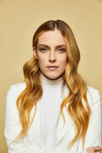 Riley Keough Women's Colored Tank-Top - idPoster.com