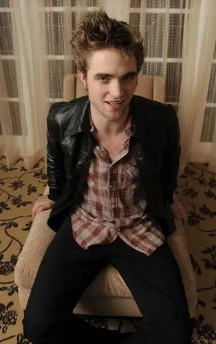 Robert Pattinson Wall Poster picture 24024