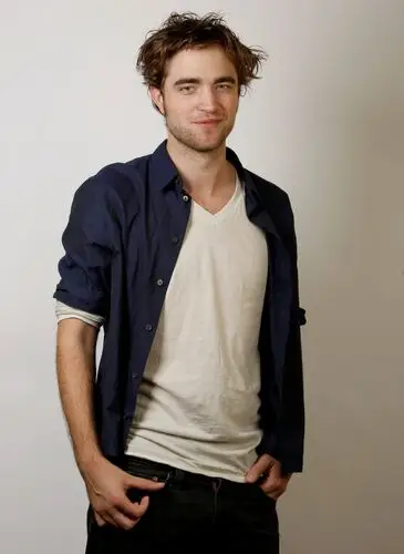 Robert Pattinson Men's Colored T-Shirt - idPoster.com