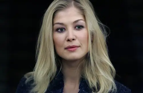 Rosamund Pike Computer MousePad picture 46663