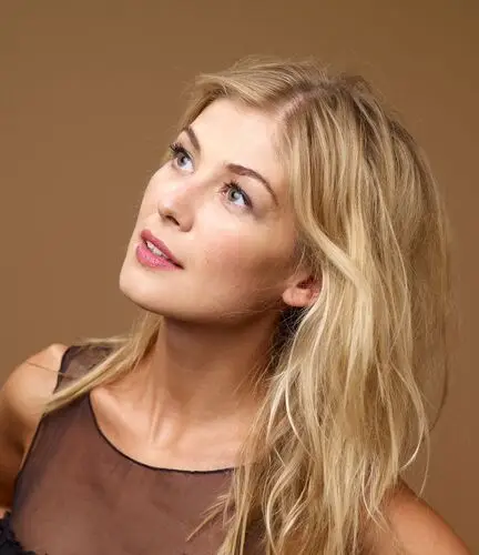 Rosamund Pike Protected Face mask - idPoster.com