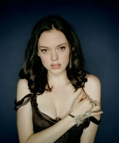 Rose McGowan Jigsaw Puzzle picture 383483