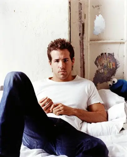 Ryan Reynolds Wall Poster picture 17962