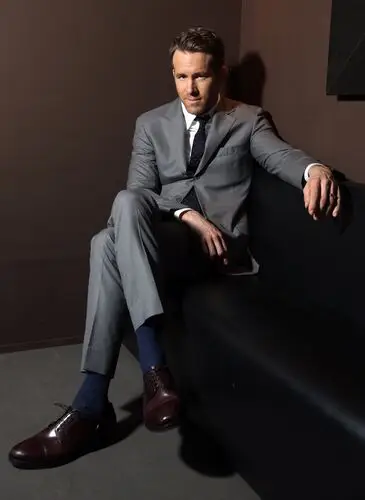 Ryan Reynolds Wall Poster picture 795650