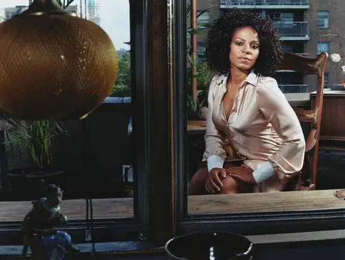 Sanaa Lathan Wall Poster picture 385423