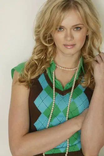 Sara Paxton Computer MousePad picture 18191