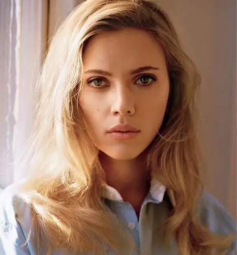 Scarlett Johansson Men's Colored T-Shirt - idPoster.com