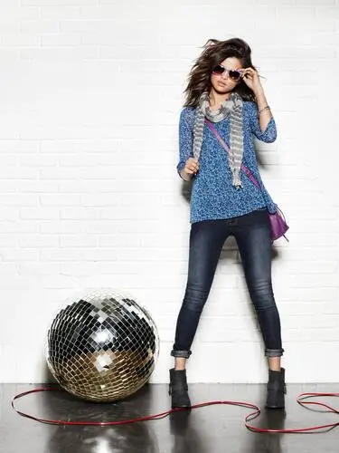 Selena Gomez Wall Poster picture 123553