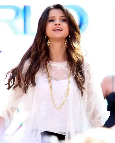 Selena Gomez Wall Poster picture 123572