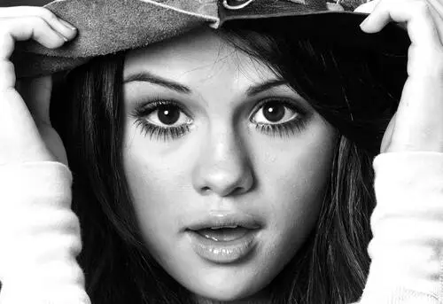 Selena Gomez Wall Poster picture 18641