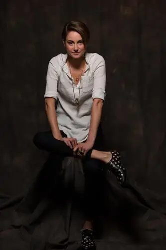 Shailene Woodley Wall Poster picture 550105