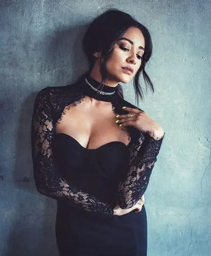Shay Mitchell Jigsaw Puzzle picture 552774