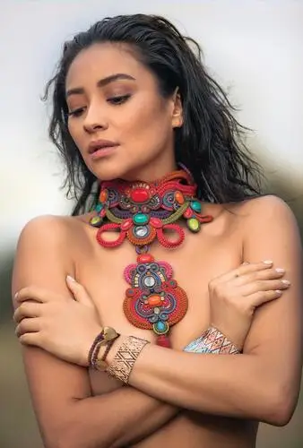 Shay Mitchell Jigsaw Puzzle picture 695141