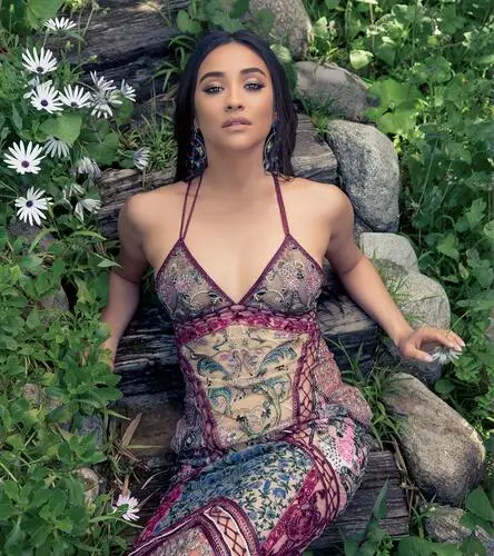 Shay Mitchell Computer MousePad picture 695174