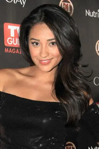Shay Mitchell Tote Bag - idPoster.com