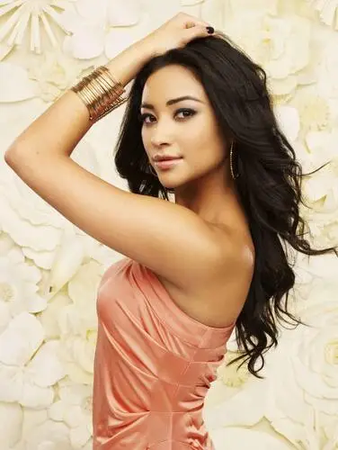 Shay Mitchell Fridge Magnet picture 83555