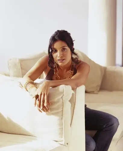 Shelley Conn Jigsaw Puzzle picture 525724