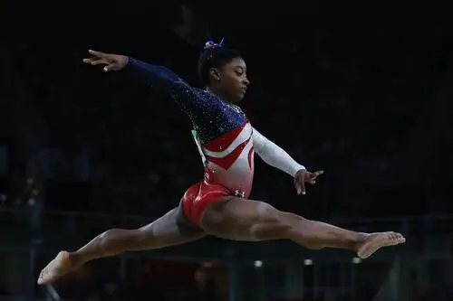 Simone Biles Wall Poster picture 536905