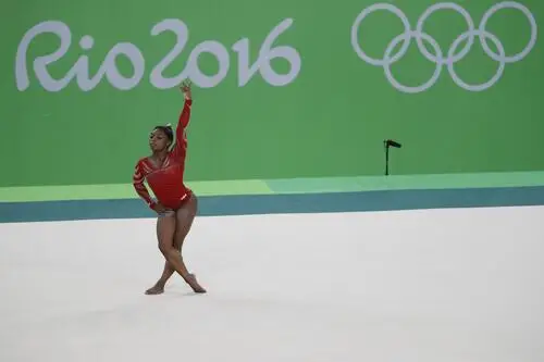Simone Biles Wall Poster picture 536911