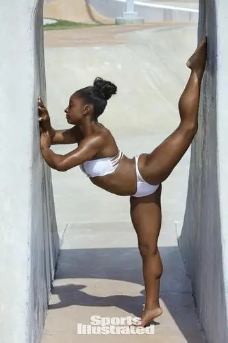 Simone Biles Wall Poster picture 850558