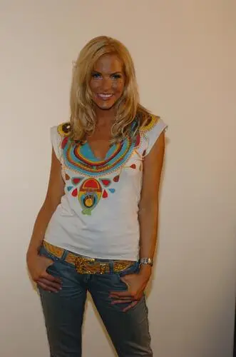 Sonya Kraus Women's Colored  Long Sleeve T-Shirt - idPoster.com