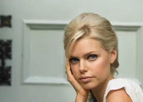 Sophie Monk Protected Face mask - idPoster.com