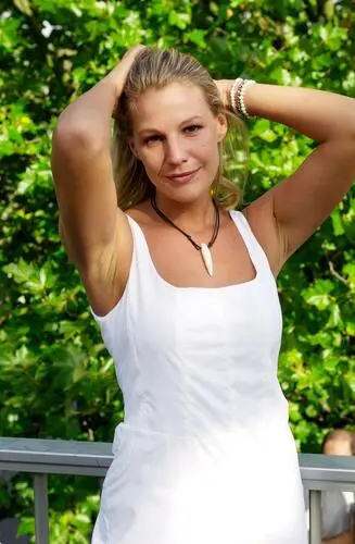 Sophie Schutt White T-Shirt - idPoster.com