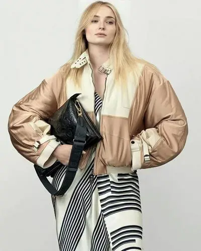 Sophie Turner Tote Bag - idPoster.com