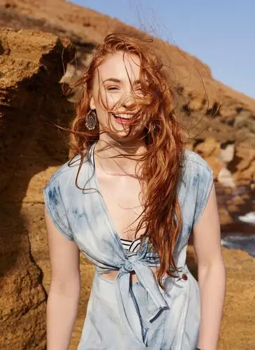 Sophie Turner Jigsaw Puzzle picture 878165