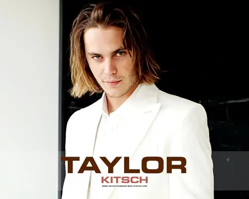 Taylor Kitsch Computer MousePad picture 173655