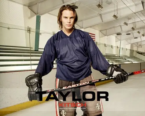 Taylor Kitsch Computer MousePad picture 173656