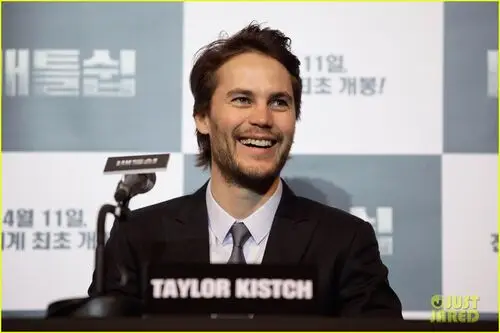 Taylor Kitsch Computer MousePad picture 173732