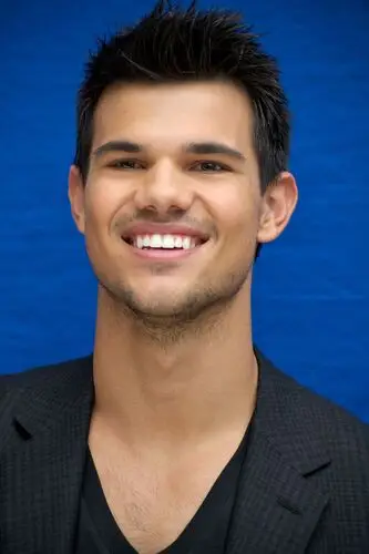 Taylor Lautner Wall Poster picture 119808