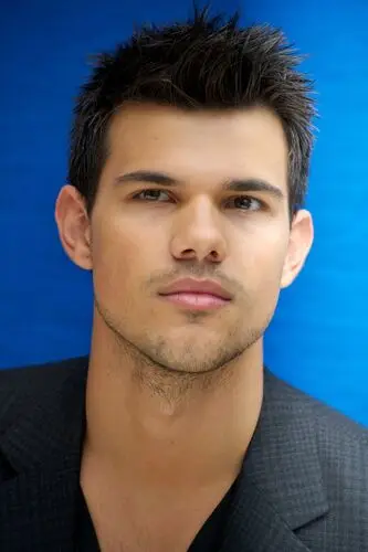Taylor Lautner Men's Colored  Long Sleeve T-Shirt - idPoster.com