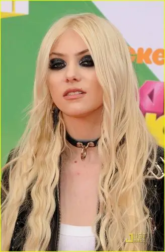 Taylor Momsen Jigsaw Puzzle picture 112012