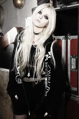 Taylor Momsen Jigsaw Puzzle picture 551055
