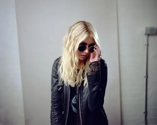 Taylor Momsen Jigsaw Puzzle picture 551066