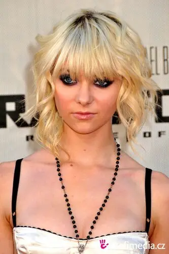 Taylor Momsen Wall Poster picture 93383