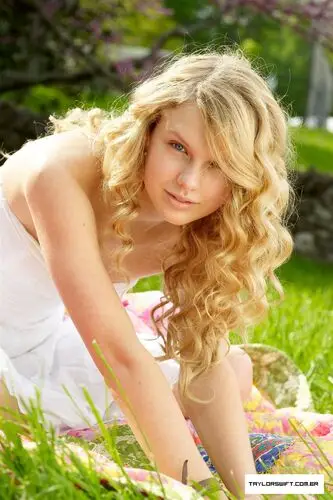 Taylor Swift Tote Bag - idPoster.com