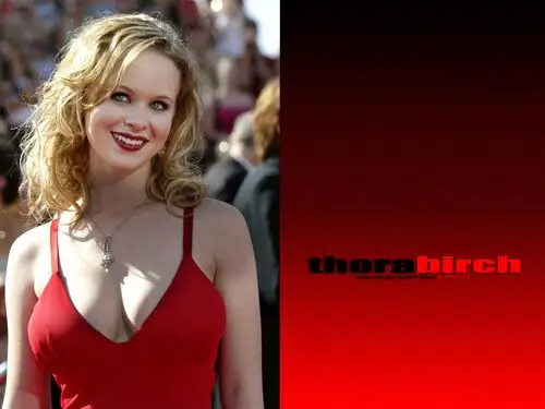 Thora Birch Protected Face mask - idPoster.com