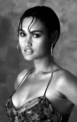 Tia Carrere Jigsaw Puzzle picture 532652
